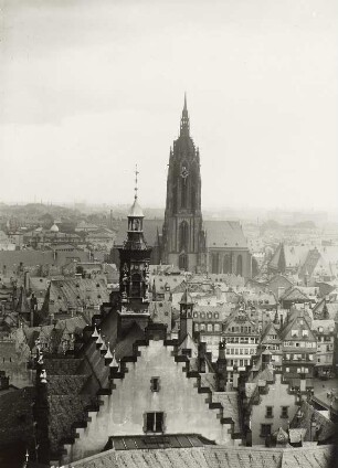 Frankfurt am Main, Stadtansicht : Frankfurt am Main. Blick vom Rathausturm über den Römer nach Osten zum Dom