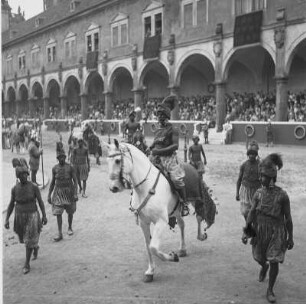 Turnierspiele 1936 : Dresden, Stallhof, Turnierspiele, Festumzug. Invention mit Mohrengruppe