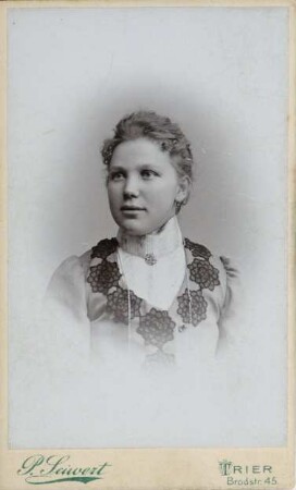 Fotografie einer jungen Dame