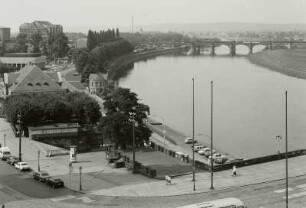 Dresden. Blick vom Turm des Ständehauses über Italienisches Dörfchen und Speicheranlagen zur Marienbrücke nach Westnordwest