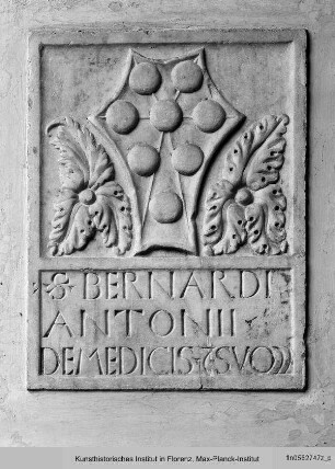 Grabplattenfragment mit Wappen von Bernardo di Antonio de' Medici