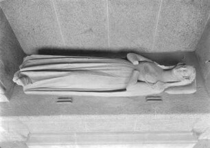 Weibliche Grabfigur