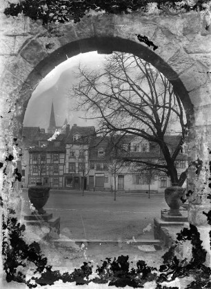 Halberstadt : Halberstadt. Wohn- und Geschäftshäuser in der Altstadt. Durchblick nach den Türmen der Martinikirche von Nordosten