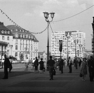 Dresden-Altstadt, Ernst-Thälmann-Straße und Pirnaischer Platz. Appartementhochhaus mit Gaststättenkomplex (1964-1966, P. Sniegon, H. Löschau, H. Kriesche, G. Landgraf)