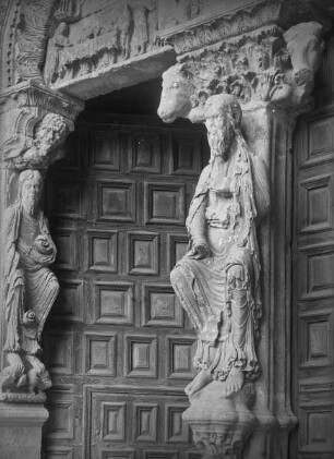 Westportal der Basílica de San Vicente — Salvator Mundi