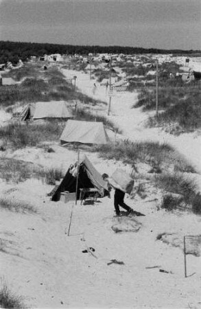 Ostseeküste. Zelte in den Dünen