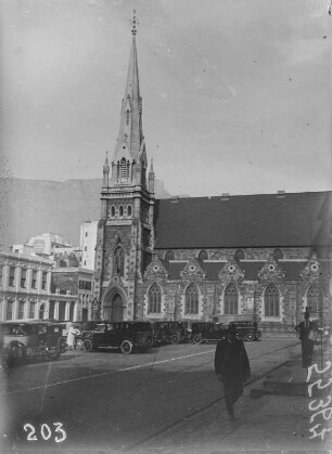 Die methodistische Kirche : Blick über den Green Market Square in Kapstadt auf die methodistische Kirche