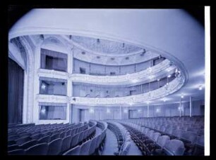 Lessing Theater, Berlin: Ansicht Zuschauerraum und Bühne (Negativ zu Inv. Nr. TBS 030,13)