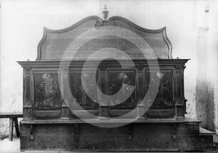 Gestühl in der Kirche Karmel