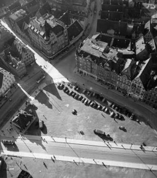 Ulm. Münsterplatz. Ansicht vom Münsterturm (von Osten)