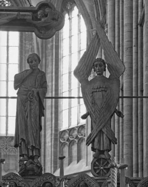 Triumphkreuzgruppe — Rechter Cherubim