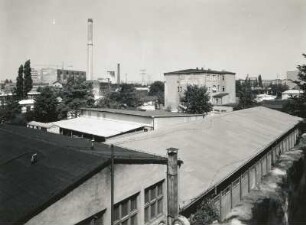Dresden-Altstadt. Blick von der Mauer am Alten Annenfriedhof über die Zwickauer Straße nach Nordwesten