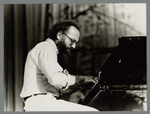 Dieter Glawischnig : Portrait des Jazzmusikers Dieter Glawischnig bei den 6. Leipziger Jazz-Tagen 1981