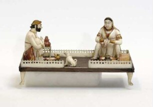 2 Figuren auf rechteckiger Platte