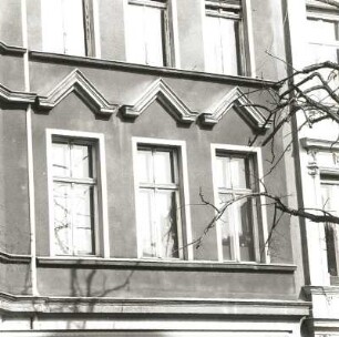 Cottbus, Karl-Liebknecht-Straße 114. Wohnhaus (E. 19. Jh.), Fenster (1. Obergeschoss)