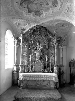 Altar mit Strahlenkranzmadonna