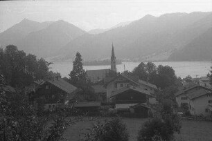 Schliersee: Blick von der Höhe auf Ort und See