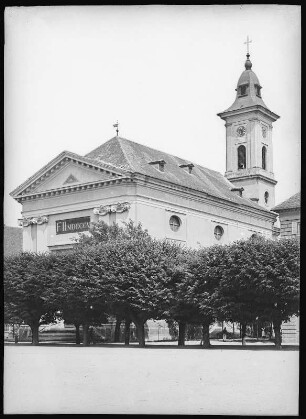 Theresienstadt. Garnisonskirche (1805/1810) am Paradeplatz