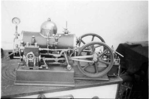Dampfmaschine, erbaut von Werkmeister Josef Simmendinger (1888 - 1977) aus Gammertingen