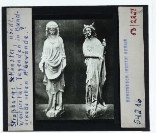 Straßburg, Münster : Nördliches Westportal, Blendarkade, Gewändefiguren, "Tugenden"