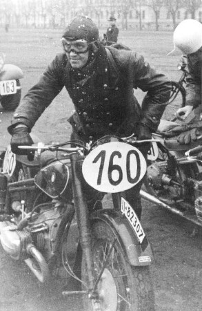 Triebischtal-Tanneberg. Dammmüller Helmut Reuschel als Rennfahrer, vor 1939, Repro