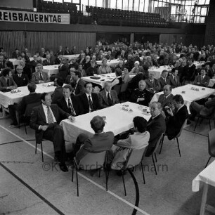 Kreisbauernverband: Bad Oldesloe: Stormarnhalle: 30. Kreisbauerntag: Teilnehmer