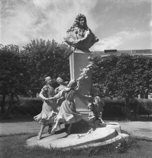 Denkmal für Charles Perrault