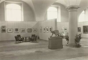 Raumaufnahme der Ausstellung "Bildende Kunst der Gegenwart aus Bulgarien. Malerei, Plastik, Grafik", im Albertinum, Dresden, November 1957
