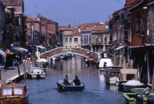 Venedig-Murano Bootsverkehr : Kanal auf der Insel Murano bei Venedig, aufgenommen 2007