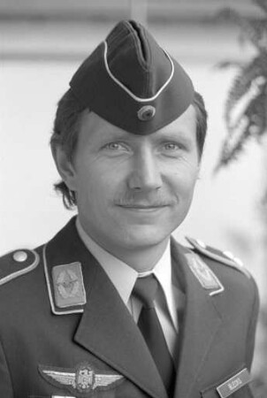 BNN-Interview mit Oberleutnant Günter Blecks zur Tiefflugüberwachung in Karlsruhe
