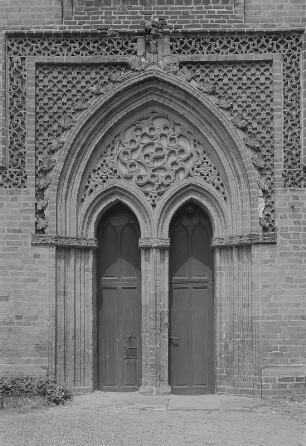 Tangermünde. St. Stephanskirche, Seitenportal
