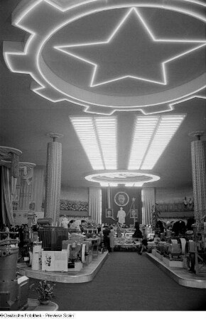 Aufnahme der bulgarischen Sektion der Leipziger Herbstmesse 1954