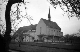 Nonnenweier: Mütterheim; Außenansicht mit Kapelle