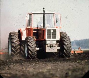 Fotografie: Allradtraktor, Zwillingsreifen