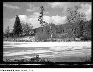 Im Park von Burg Schlitz