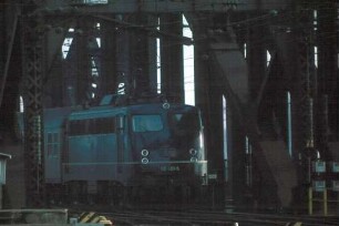 Köln Hbf. Hohenzollernbrücke Einfahrt Lok 110 483 D-Zug