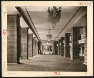 Dessauer Theater, Dessau: Ansicht Foyer Wandelhalle