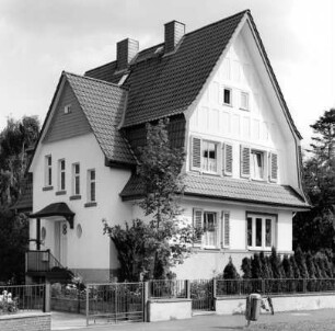 Landhaus (Wohnhaus); Alsfeld, In der Rambach 1
