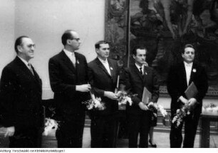 Dresden, Gedenkveranstaltungen anlässlich des 20. Jahrestages des anglo-amerikanischen Luftangriffes auf Dresden am 13./14. Februar 1945, Kranzniederlegung von französischen Gästen am Ehrenmal für die Opfer des Bombenangriffes , Großkundgebung mit Hermann Matern, 13. Februar 1965