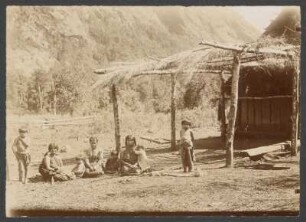 [Anthropologische Fotografien] Indianerstämme: Araukaner: Familie