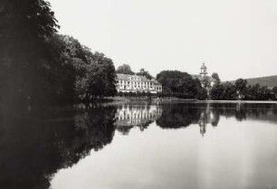 Bad Salzungen, Salzunger See : Bad Salzungen. Kurhaus und Stadtkirche. Ansicht vom Salzunger See von Südosten