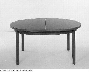 Runder Ausziehtisch (Modell K 202/72 M)