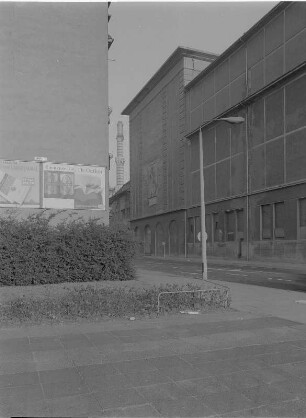 Dresden-Friedrichstadt, Weißeritzstraße. Kühlhaus (1909-1912). Blick von der Kreuzung Friedrichstraße