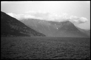 Kinsarvik: Hardanger Fjord, Überfahrt nach Kinsarvik