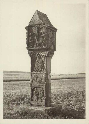 Unterfranken. Alter Bildstock "Die Graue Marter" an der Landstraße bei Sommerach am Main : Unterfranken. Alter Bildstock (1511) "Die Graue Marter" an der Landstraße bei Sommerach am Main (das Original steht heute in der Friedhofskapelle Sommerach, eine Nachbildung an der Kreisstraße KT29 zwischen Gerlachshausen und Sommerach)