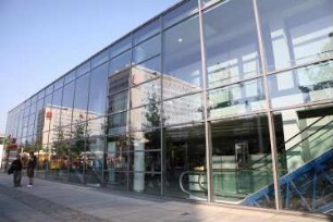 Dresden. Prager Straße. Wohn- und Geschäftshaus