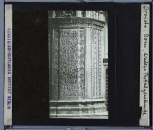 Orvieto, Dom : linkes Portalgewände