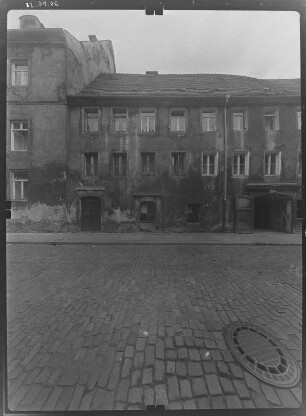 Pirna-Altstadt, Töpfergasse 2. Wohnhaus (18. Jh.). Straßenfront (Teilansicht)