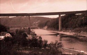 Hedemünden: Fuldatal mit Autobahnbrücke