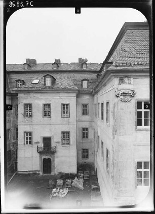 Oppurg, Schloßstraße 2. Schloß (1705-1708, Umgestaltung 1746-1747, Restaurierung seit 1984). Hofansicht von Norden